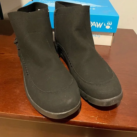 BearPaw Black Ankle Boots - In Box - Picture 4 of 13